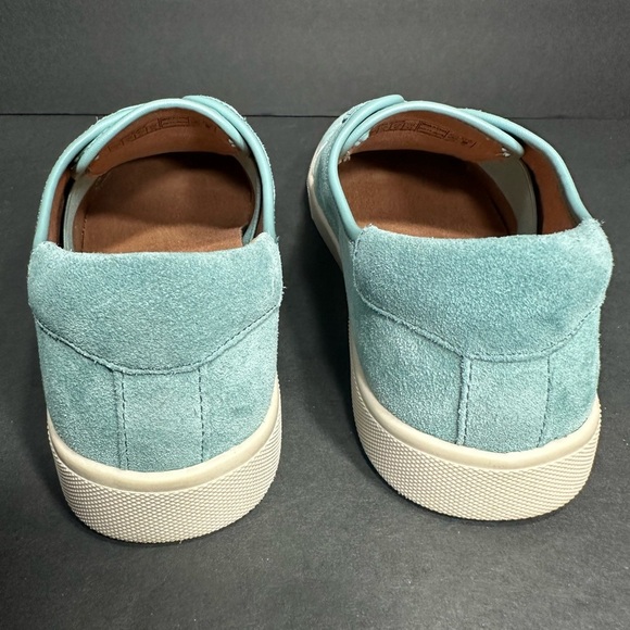 VIONIC Teal Suede Sneakers size 6 pre owned Exellent condition. - Picture 4 of 8